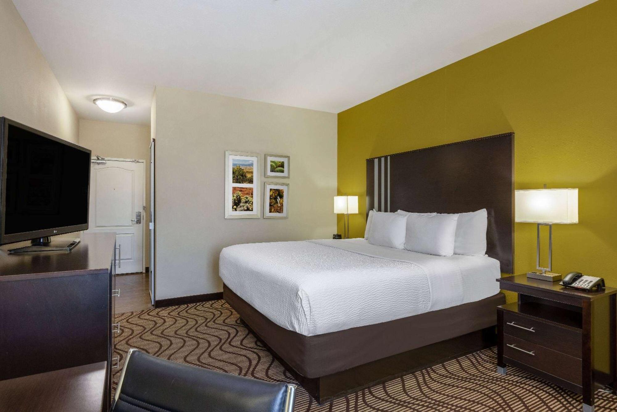 La Quinta By Wyndham Artesia Otel Dış mekan fotoğraf