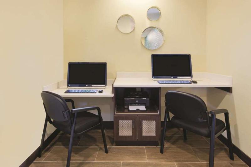 La Quinta By Wyndham Artesia Otel Dış mekan fotoğraf